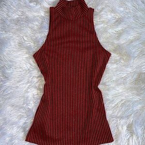 Sleeveless turtleneck